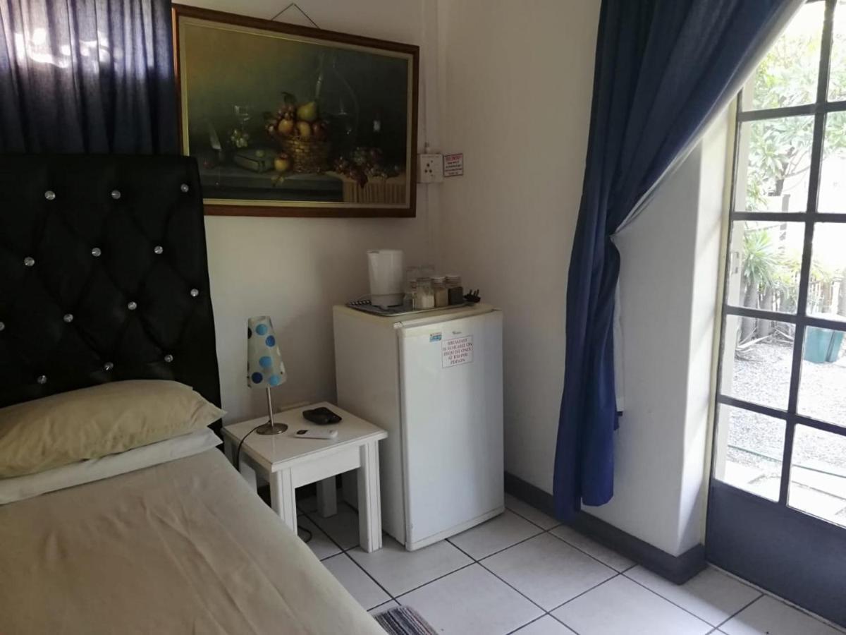 Elephant Walk Guesthouse And Back Packers بهالابوروا المظهر الخارجي الصورة