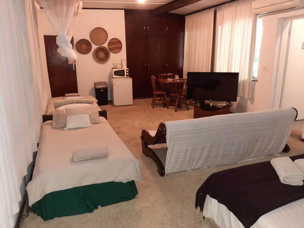 Elephant Walk Guesthouse And Back Packers بهالابوروا المظهر الخارجي الصورة