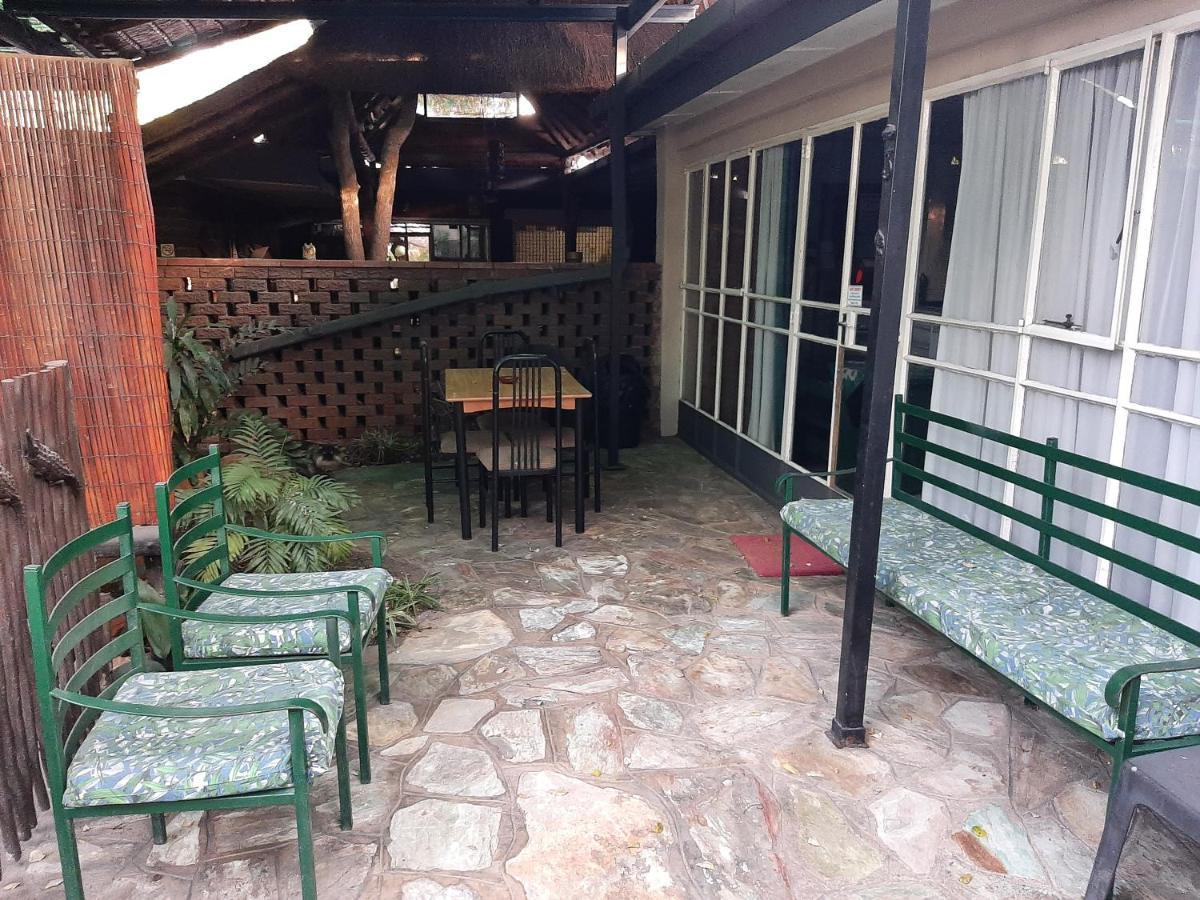 Elephant Walk Guesthouse And Back Packers بهالابوروا المظهر الخارجي الصورة