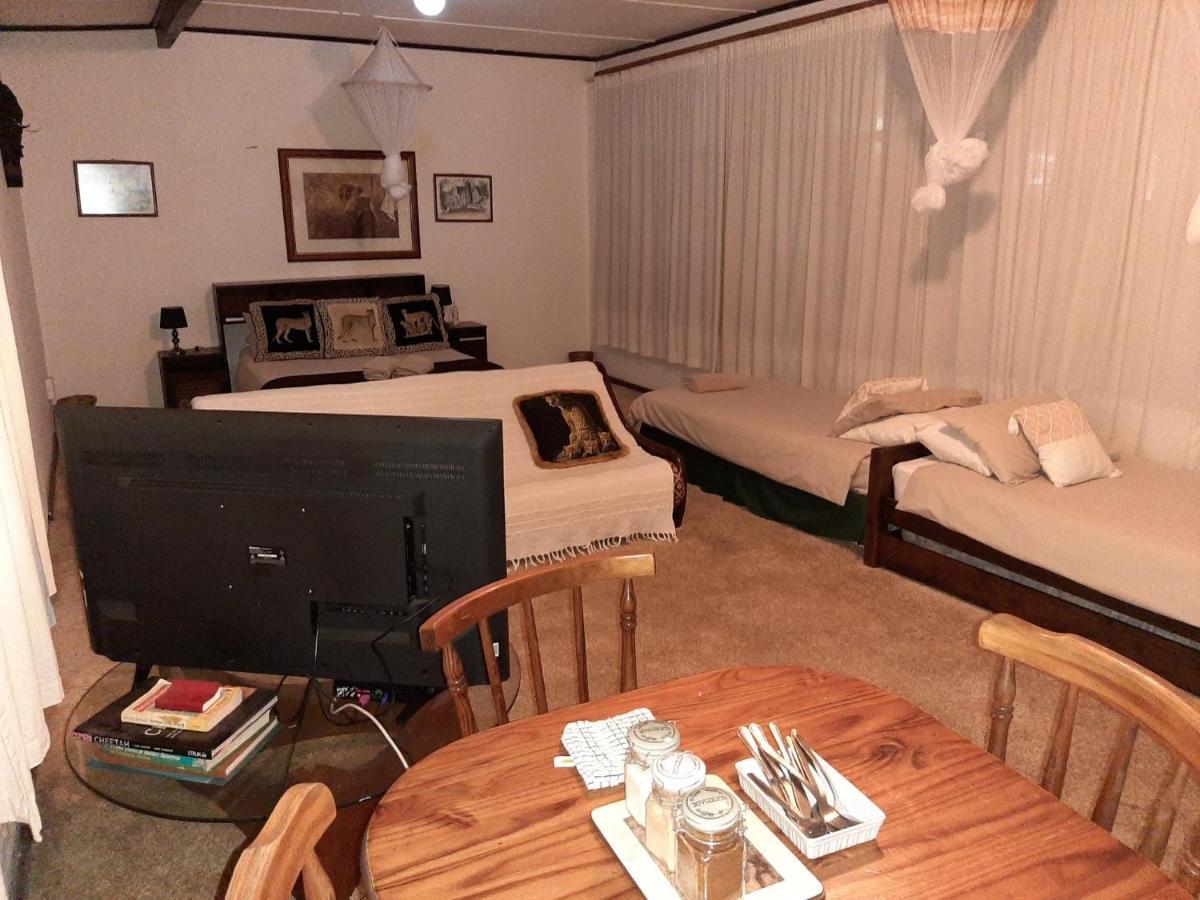 Elephant Walk Guesthouse And Back Packers بهالابوروا المظهر الخارجي الصورة