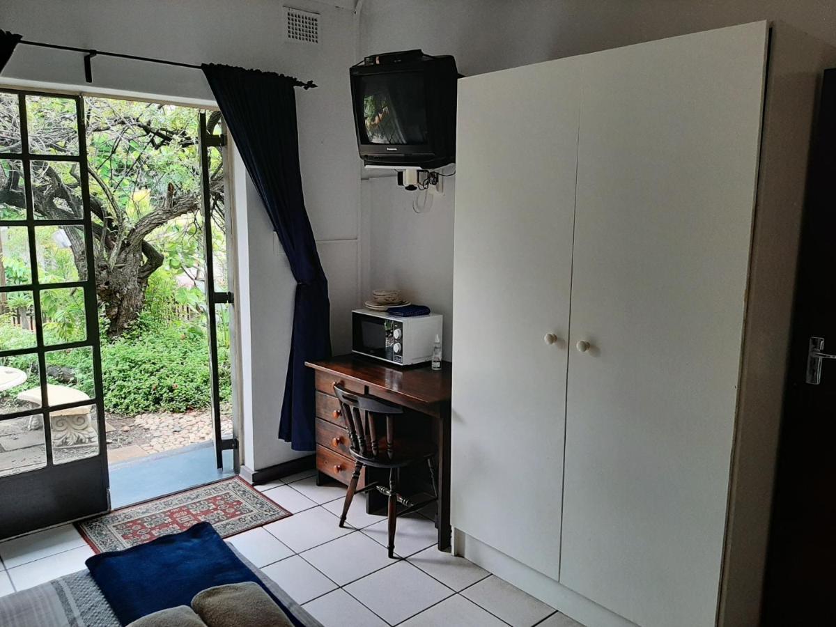 Elephant Walk Guesthouse And Back Packers بهالابوروا المظهر الخارجي الصورة