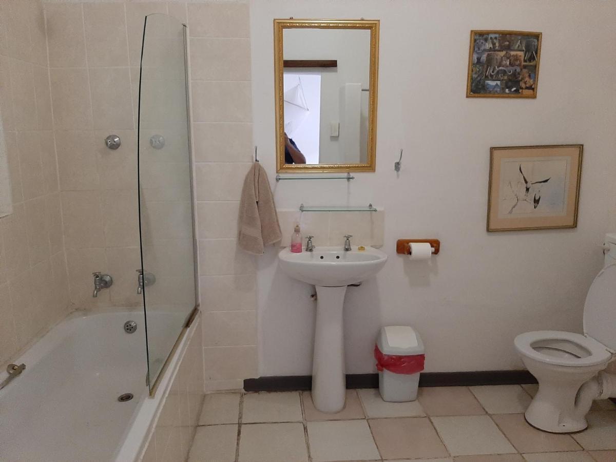 Elephant Walk Guesthouse And Back Packers بهالابوروا المظهر الخارجي الصورة