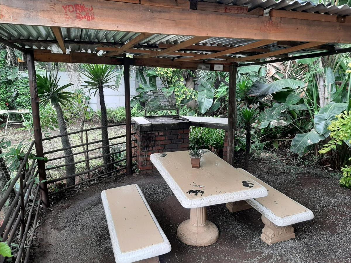 Elephant Walk Guesthouse And Back Packers بهالابوروا المظهر الخارجي الصورة